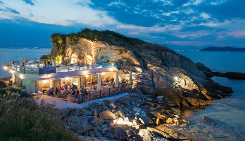 Thassos’ta Nerede Kalınır? 2025’in En Uygun Otelleri ve Konaklama Bölgeleri